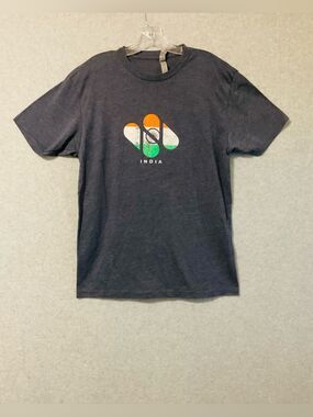 Next Level Apparel India Graphic Men’s T-Shirt in Charcoal Sz L
